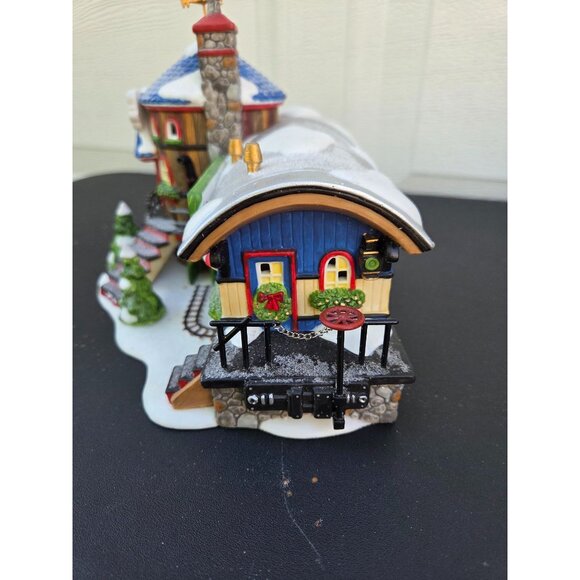 Dept 56 North Pole Series “Art’s Hobbies & Crafts” Special Edition 2004 Collecti - Picture 3 of 6